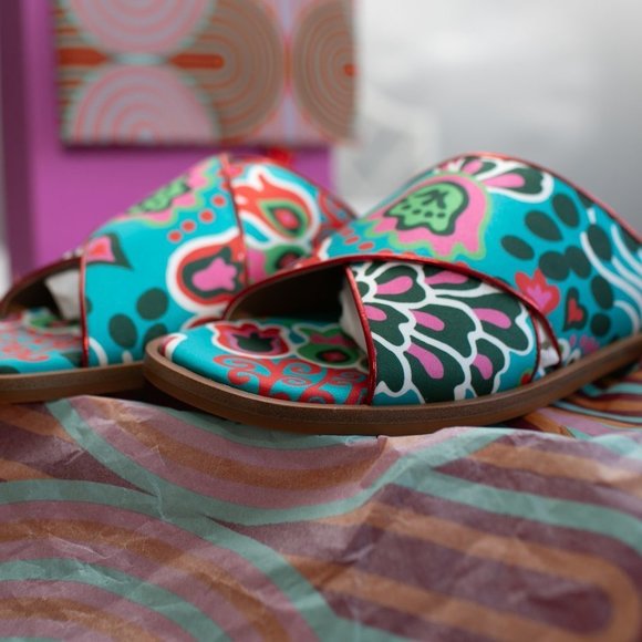 NWT La DoubleJ Crisscross Floral-print Satin Sandals Size 8 - Picture 4 of 6